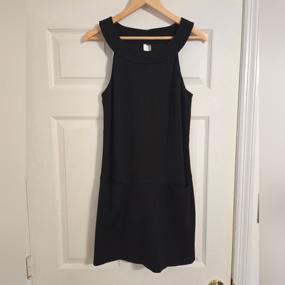 Trina Turk Elegant Black Sleeveless Dress Size 6 Front Pockets